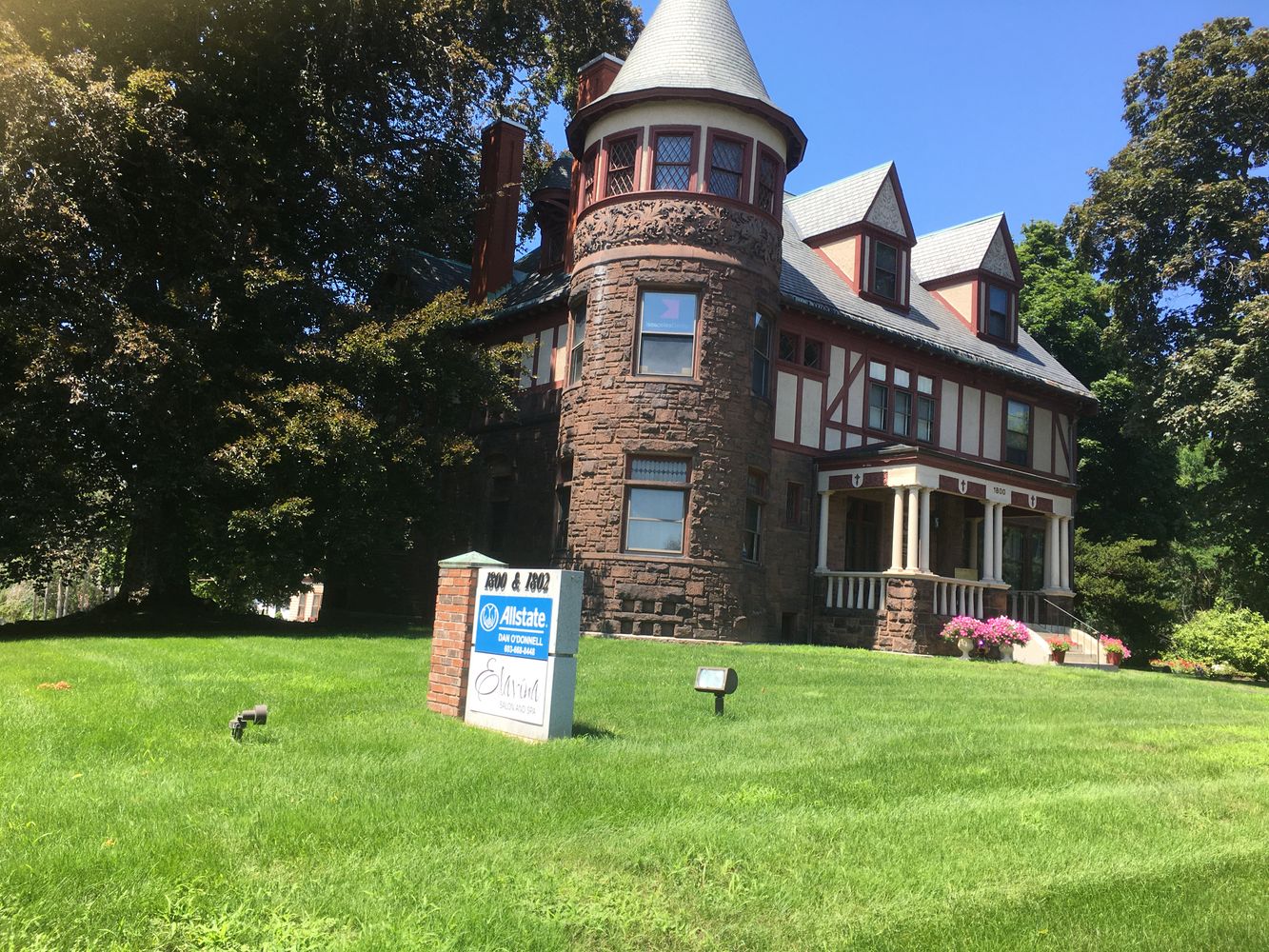 1800 Elm St, Manchester, NH 03104